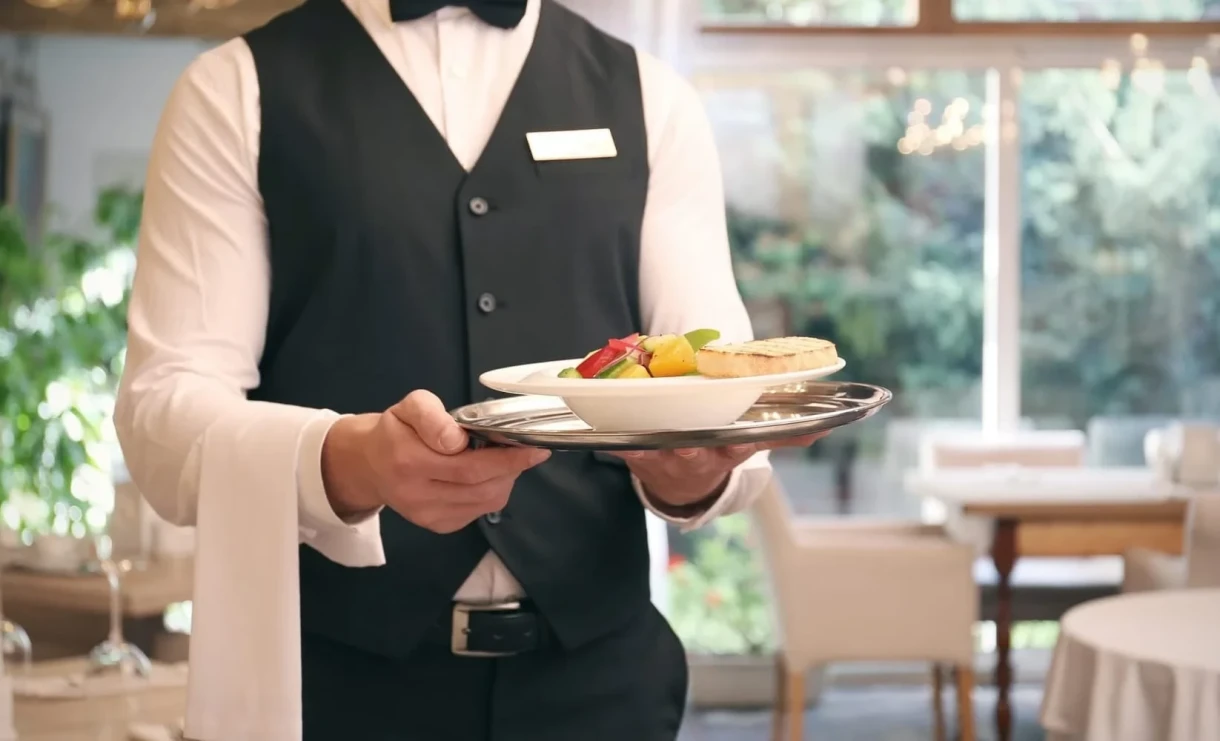 Депутат: Заведения общепита завысили цены даже при заказе на вынос