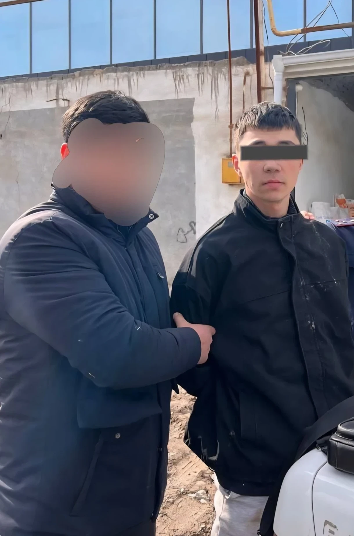 В городе Ош задержан вооруженный вымогатель, охотившийся за школьниками