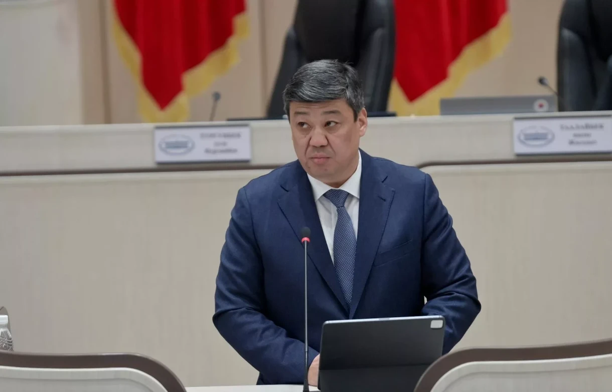 Бакыт Торобаев рассказал в парламенте о подготовке к весенне-полевым работам