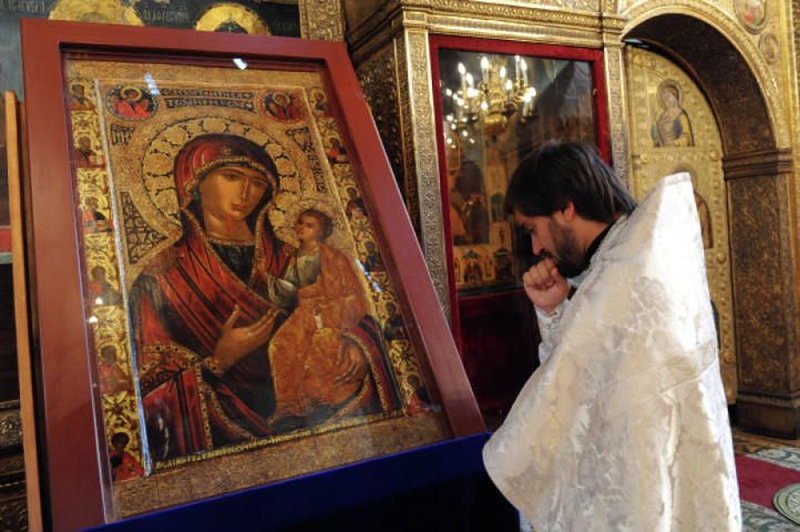 Какие народные праздники указаны в календаре на 25 февраля