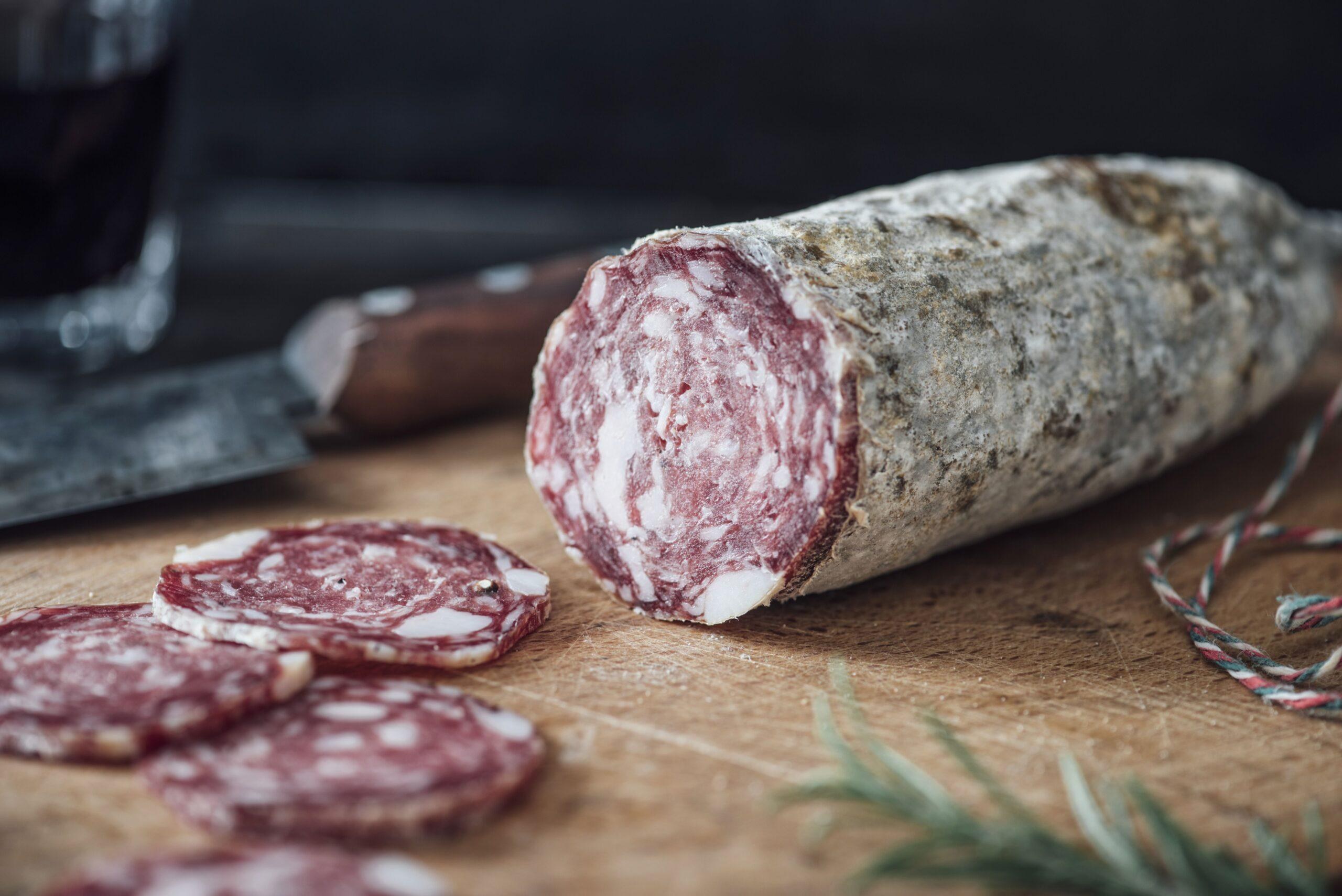 Список продуктов, которые можно употреблять в пищу, даже если они покрылись плесенью