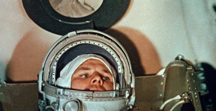 12 апреля мир чествует покорителей космоса